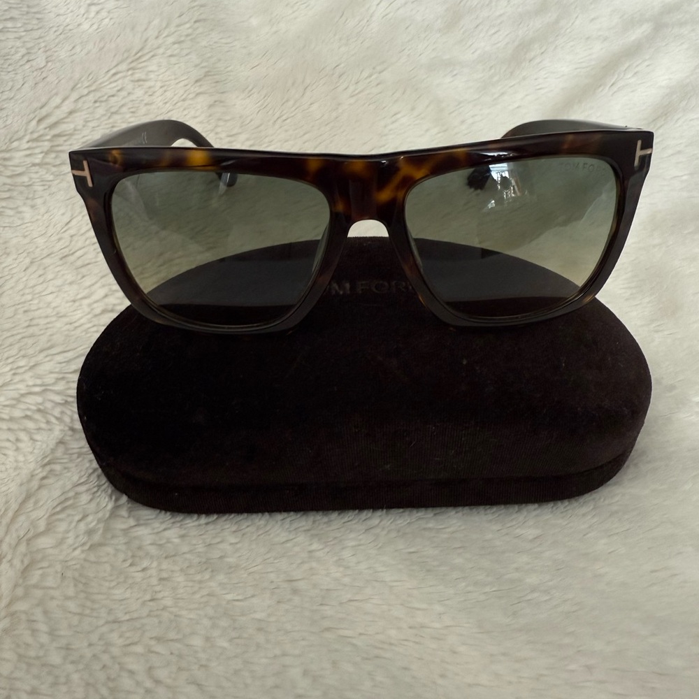 Authentic Tom Ford Square Sunglasses - Tortoise Shell